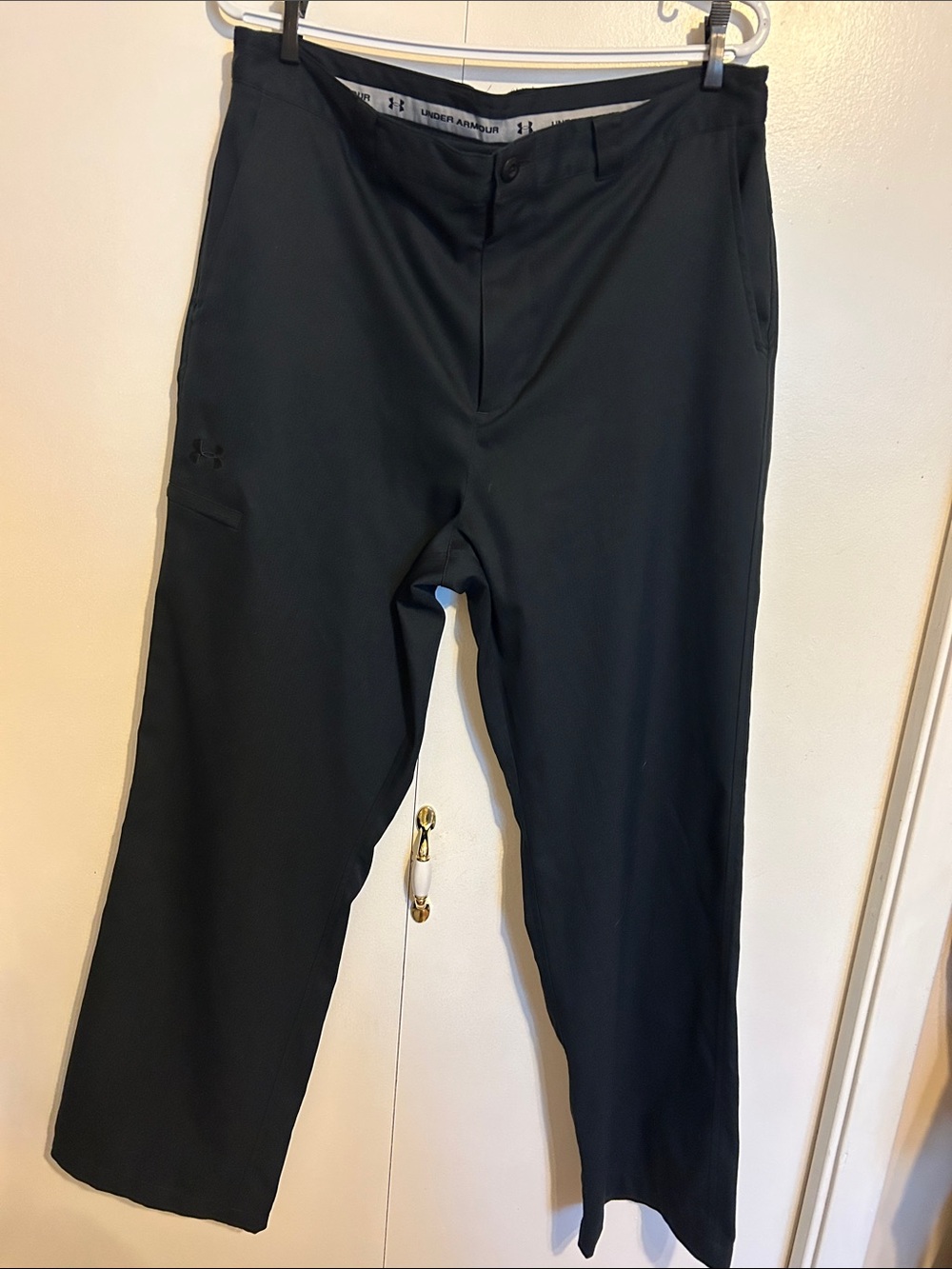 Under Armour Black Performance Pants US 34 Men’s with 30” inseam.